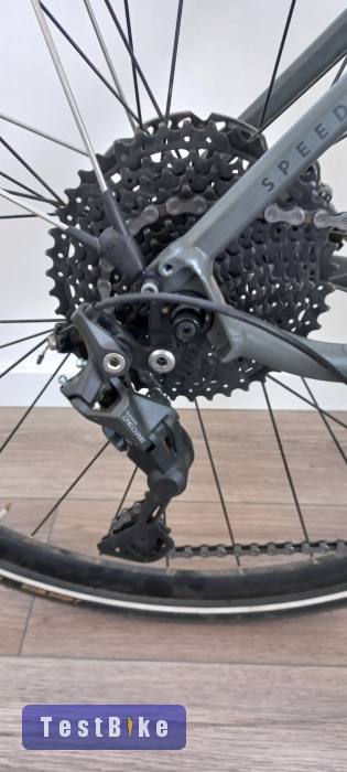 Eladó Elops 900 speed  M-es méret