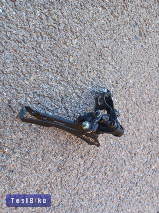 Eladó első váltó