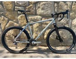 Eladó épített 27,5 Giant Monster Gravel Alu-Carbon kerékpár