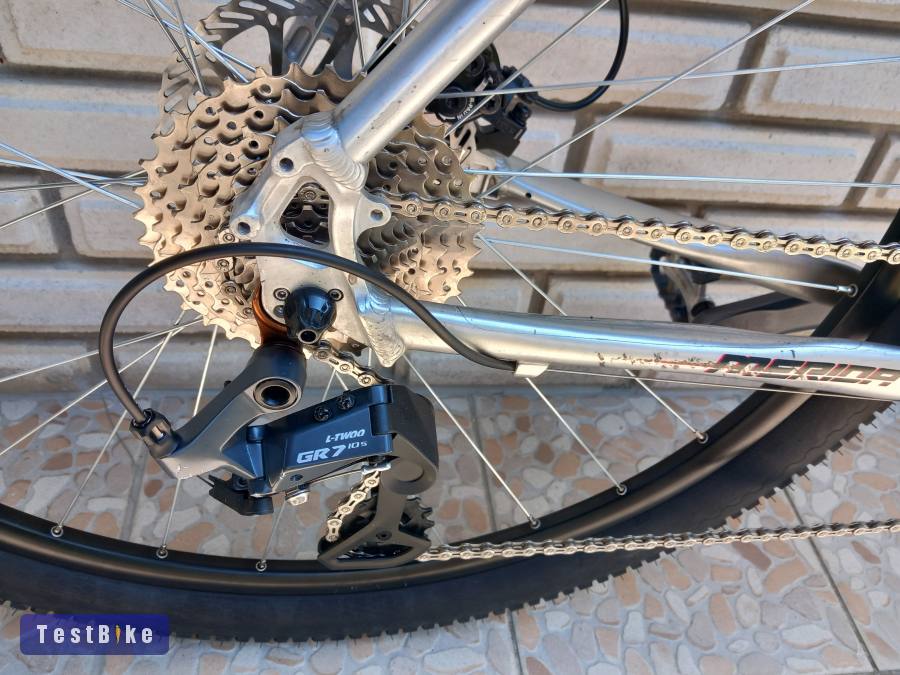 Eladó épített Merida 28" monster gravel