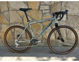 EladĂł Ă©pĂtett Merida HFS 28" gravel kerĂ©kpĂĄr