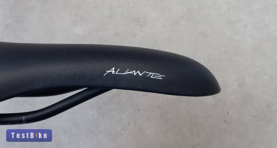 Eladó Fizik Aliante nyereg