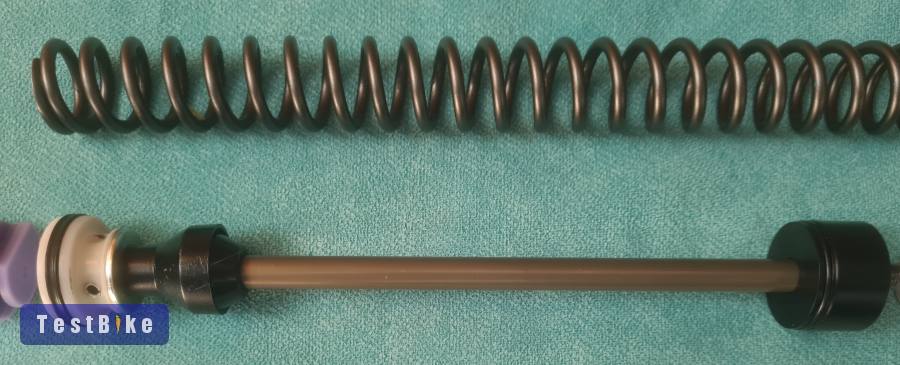 Eladó Fox 36 komplett légrugó szett, szelep