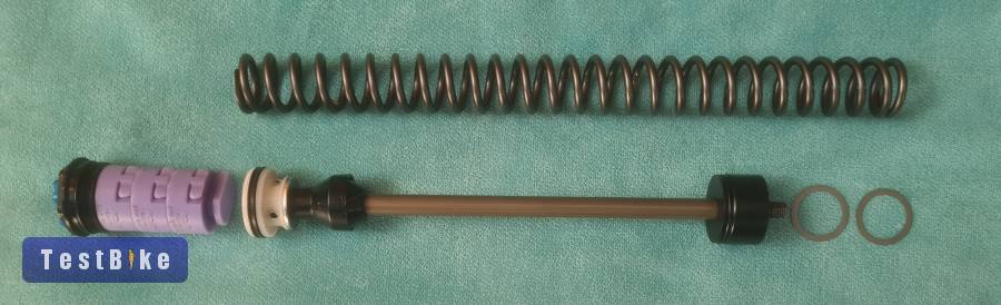 Eladó Fox 36 komplett légrugó szett, szelep