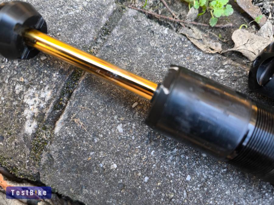 Eladó Fox DHX2 tag Fox rúgóval.