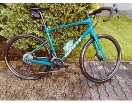 Giant Revolt 1 XL méretű alu vázas, karbon villás gravel