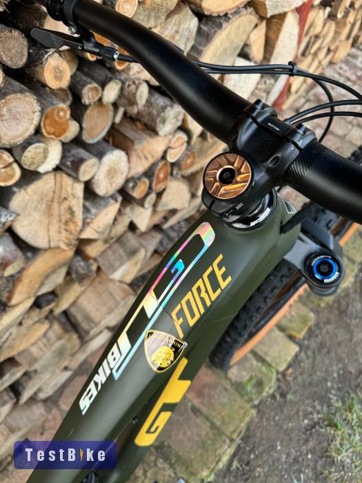 Eladó GT Force Carbon Pro – M méret -  2022-es évjárat