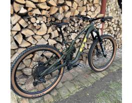 Eladó GT Force Carbon Pro – M méret -  2022-es évjárat