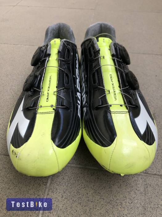 Eladó használt Diadora orszúti cipő 41+1/2