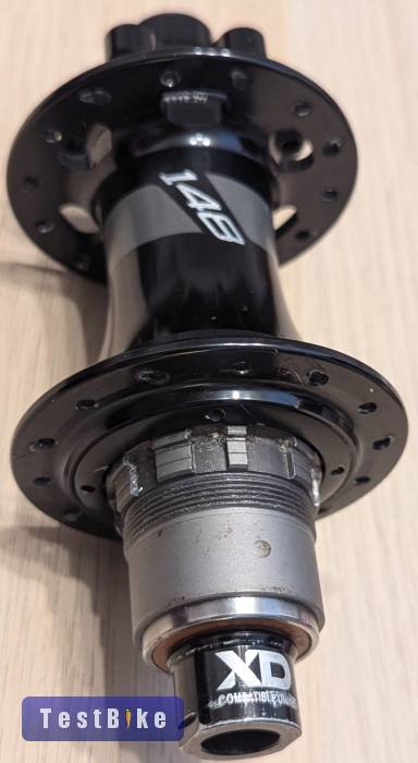 Eladó hátsó agy (12x148 /Boost/, 28 küllő,6 csavar TF, XD)