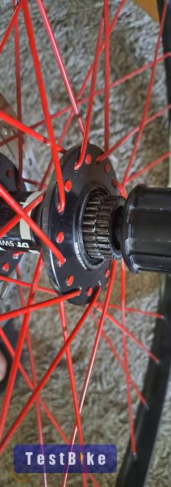 Eladó hátsókerék vagy csak a hátsó agy.