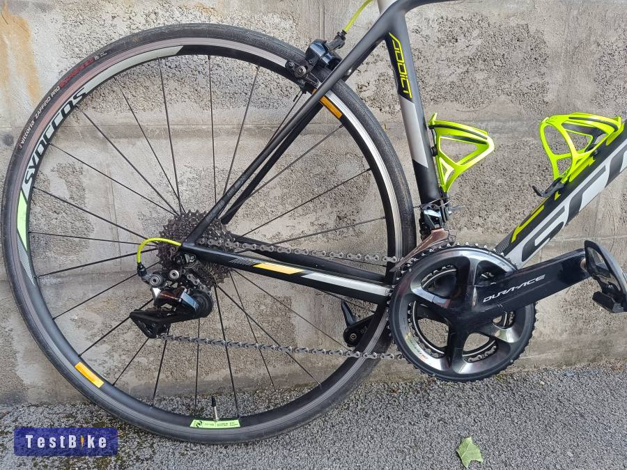 Eladó keveset használt Scott Addict 10 Dura ace 9000 szettel