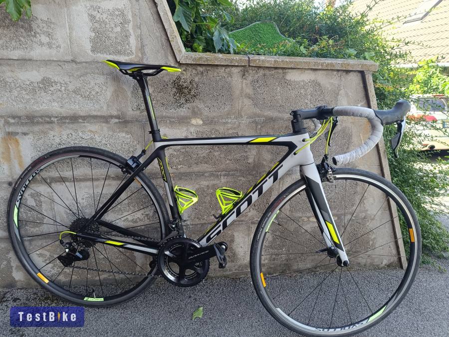 Eladó keveset használt Scott Addict 10 Dura ace 9000 szettel