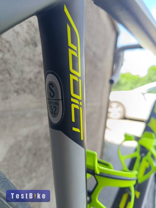 Eladó keveset használt Scott Addict 10 Dura ace 9000 szettel