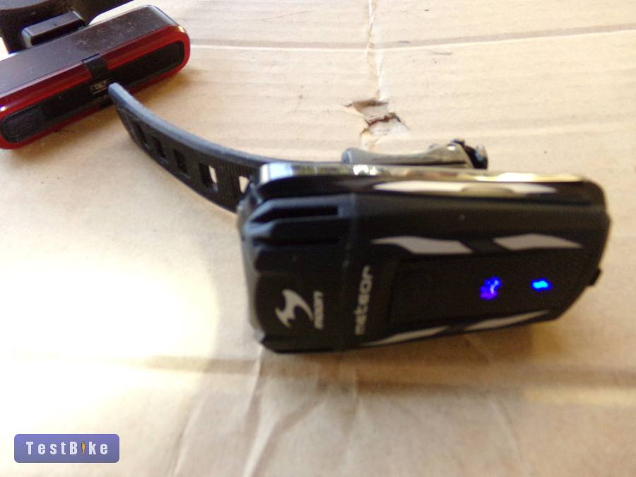 Eladó Moon Meteor + hátsó  USB nagy fényerőjű led lámpa szet