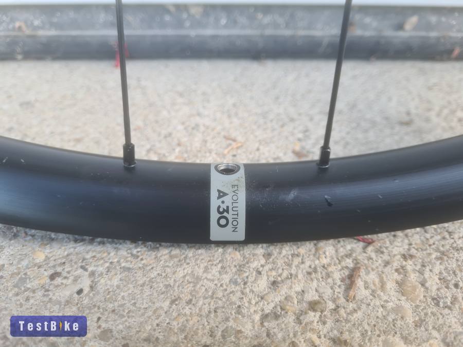 Eladó Newmen Evolution A.30 29" hátsó kerék!