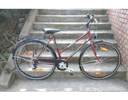 EladĂł nĆi KTM kerĂ©kpĂĄr