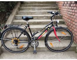 Eladó női KTM kerékpár. Típusa: Trékking,