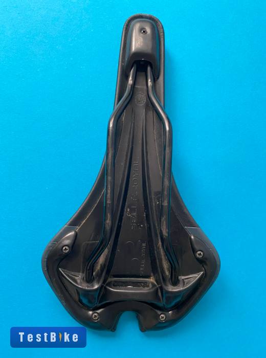 Eladó nyereg 280x145mm