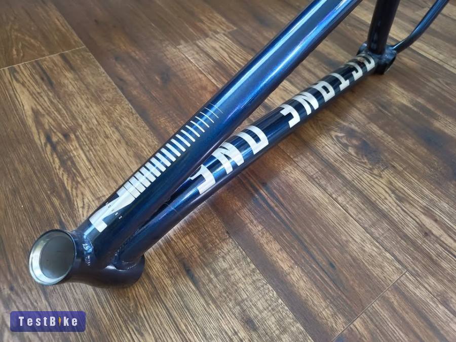 Eladó Octane one zircus váz