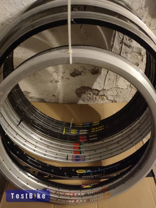 Eladó országúti és monti felnik