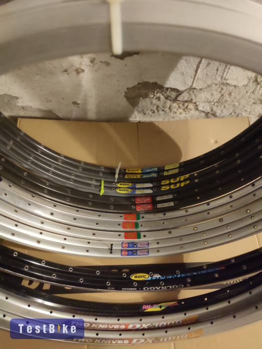 Eladó országúti és monti felnik