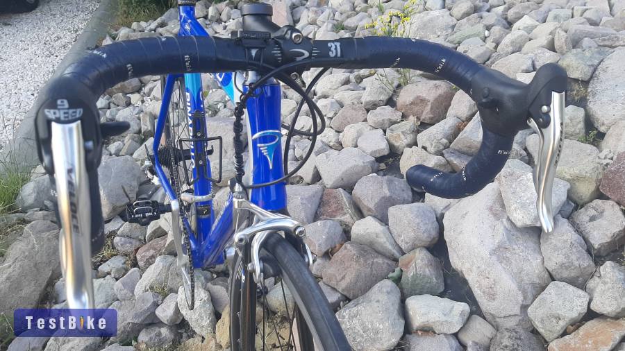 Eladó Pinarello országúti.