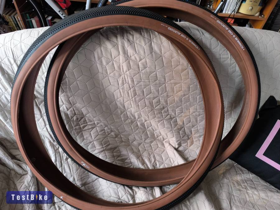 Eladó Schwalbe G-One Allround Performance Line 45x622 2 db 