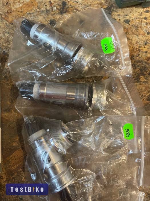 Eladó Shimano XT BB-ES70/71 Octalinkes középrészek! új mind