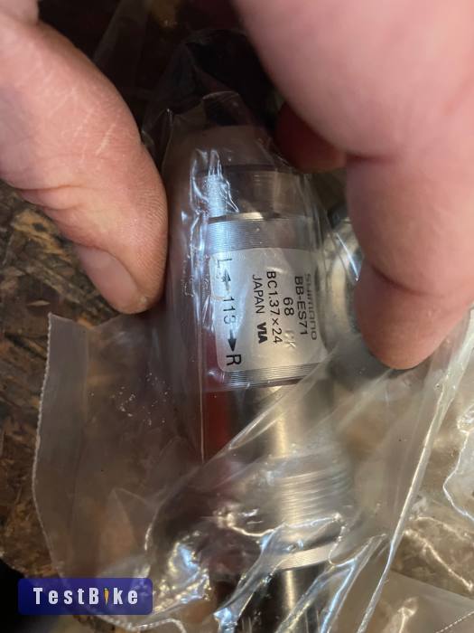 Eladó Shimano XT BB-ES70/71 Octalinkes középrészek! új mind