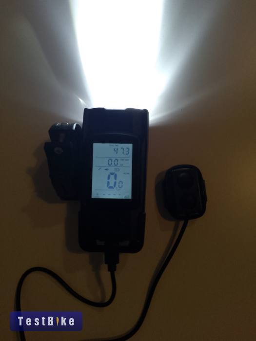 Eladó sokoldalú lámpa 