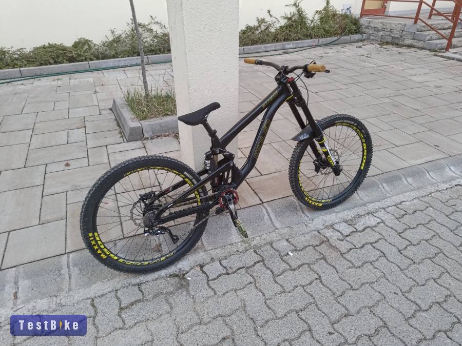 Eladó Solid Srike World Cup 2016