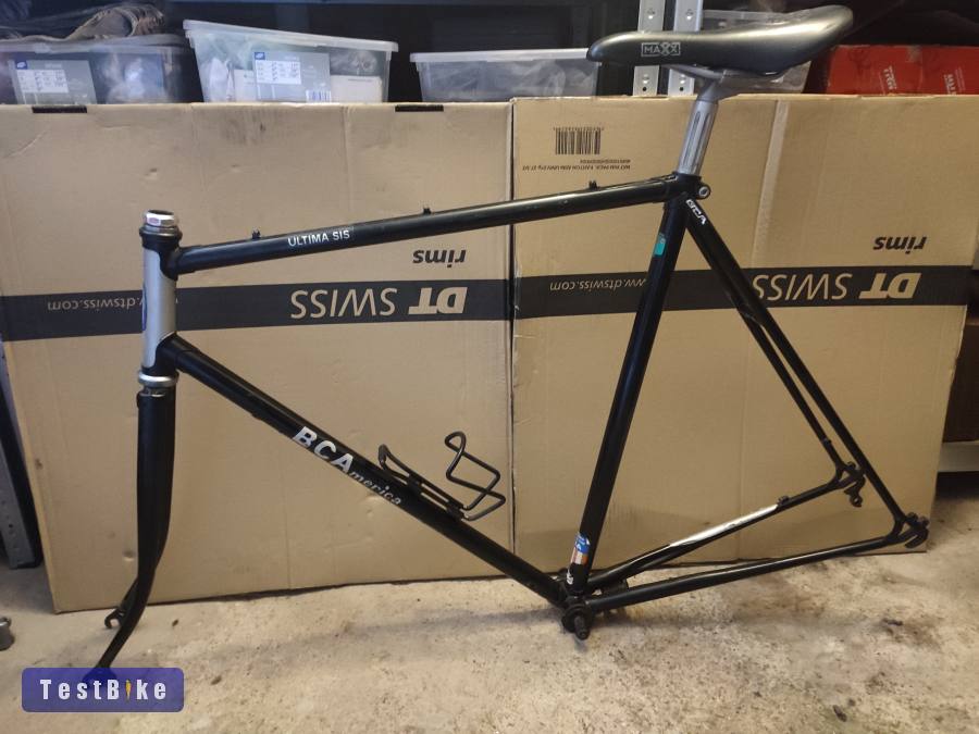 Eladó szép állapotú országúti vázszett