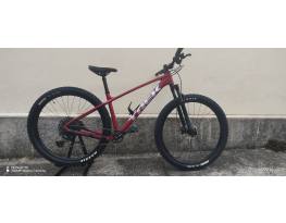 Eladó szinte új (100km) Trek Marlin 8 Gen 3 aluvázas mtb