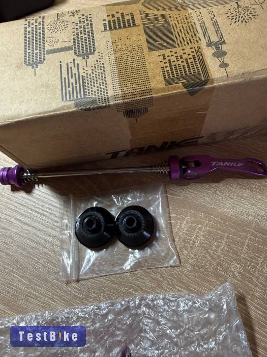 Eladó Tanke elsőagy 32H 15mm vagy gyors zár