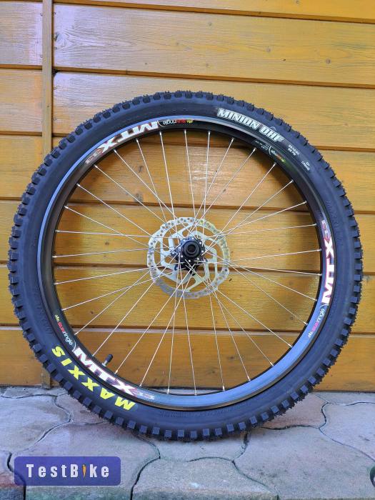 Eladó új 26"-os MTX kerékszett Maxxis gumikkal