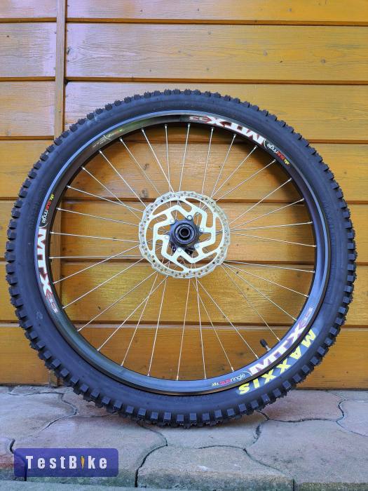Eladó új 26"-os MTX kerékszett Maxxis gumikkal