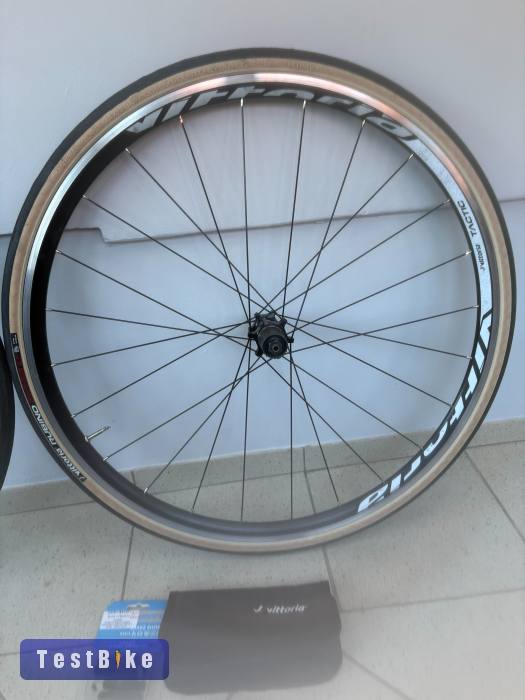 Eladó Vittoria Tactic 622x17c könnyített alu felni