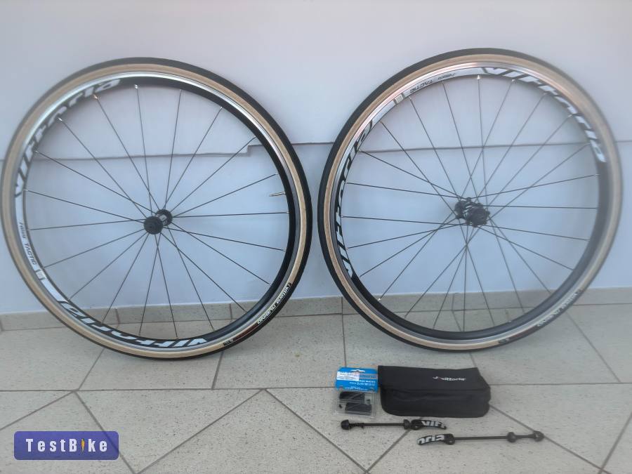 Eladó Vittoria Tactic 622x17c könnyített alu felni