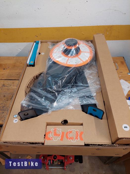 Eladó Wahoo Kickr Core 2 okosgörgő (Zwift-COG)