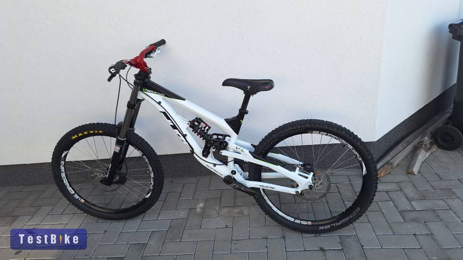 Eladó YT Industries Tues DH (176-185cm) kerékpár