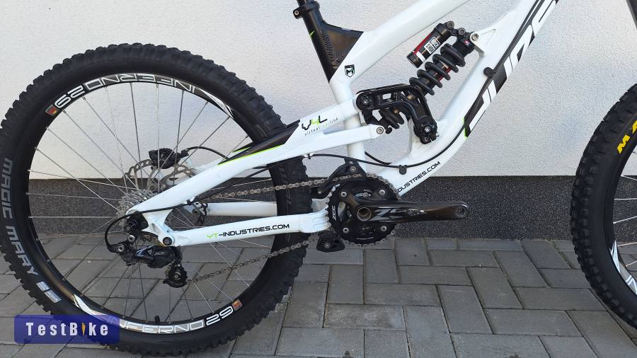 Eladó YT Industries Tues DH (176-185cm) kerékpár