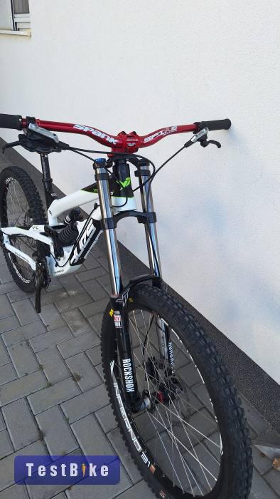 Eladó YT Industries Tues DH (176-185cm) kerékpár
