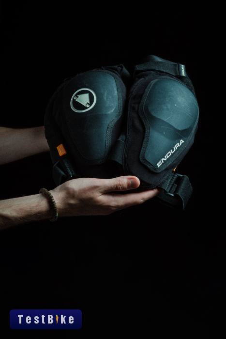 Endura MT500 Hard shell térdvédő (S/M méretben)