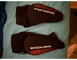Endura protector MT500 térdvédő D30 S-M