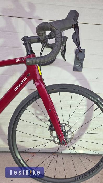 Endurance/gravel kerékpár elektronikus váltórendszerrel