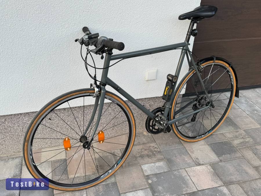 Épített acélvázas fitness / városi kerékpár 57 cm