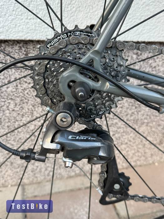 Épített acélvázas fitness / városi kerékpár 57 cm