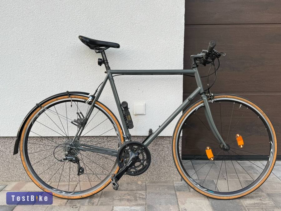 Épített acélvázas fitness / városi kerékpár 57 cm