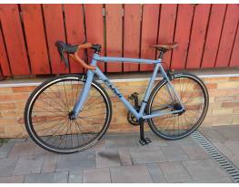 Épített Fuji Roubaix 1.3 országúti verseny kerékpár